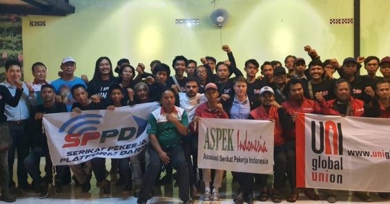 Ninja Van Delivery Workers in Indonesien gewinnen Breaking Through Award 2022