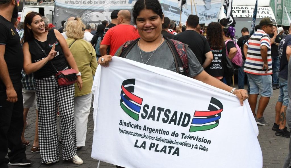 UNI en solidarité avec les travailleurs de la télévision en Argentine qui réclament un salaire décent