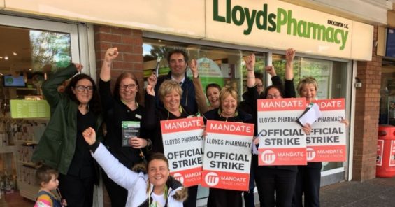 UNI Commerce stands in solidarity with Lloyds Pharmacy workers in Ireland