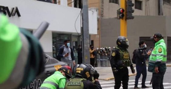Detención violenta y arbitraria del líder sindical Roberto Mesta de SINCA, Perú
