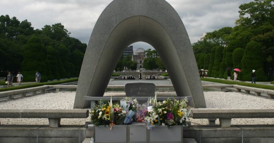 På 77-årsdagen minns UNI offren för bombningarna i Nagasaki och Hiroshima och förnyar sina krav på nedrustning